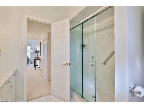 700 Fieldstone Road, Mississauga, ON - Indoor Photo Showing Bathroom