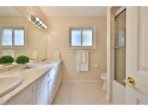 700 Fieldstone Road, Mississauga, ON - Indoor Photo Showing Bathroom