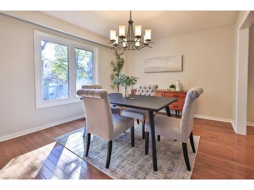 700 Fieldstone Road, Mississauga, ON - Indoor Photo Showing Dining Room