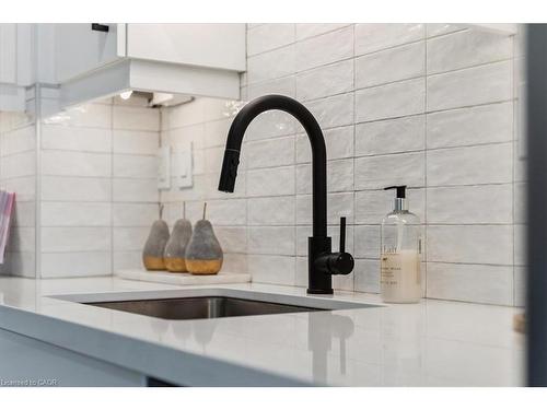 1405-2007 James Street, Burlington, ON - Indoor Photo Showing Bathroom