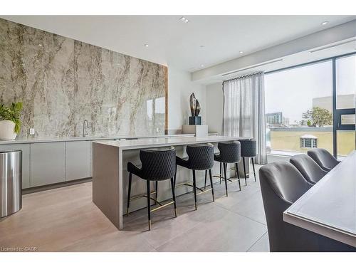 1405-2007 James Street, Burlington, ON - Indoor