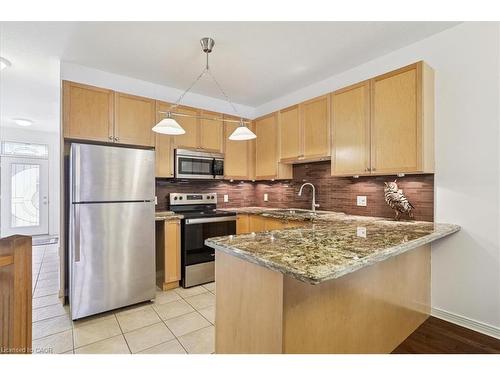 10 Cornflower Crescent, Hamilton, ON - Indoor Photo Showing Kitchen With Stainless Steel Kitchen