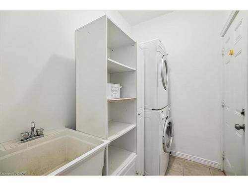 10 Cornflower Crescent, Hamilton, ON - Indoor Photo Showing Laundry Room