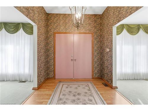 1235 Barton Street, Stoney Creek, ON - Indoor Photo Showing Other Room