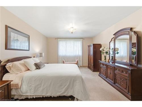 1235 Barton Street, Stoney Creek, ON - Indoor Photo Showing Bedroom