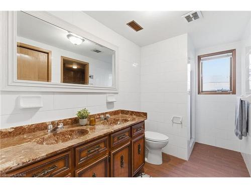 1235 Barton Street, Stoney Creek, ON - Indoor Photo Showing Bathroom