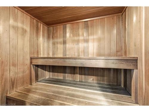 1235 Barton Street, Stoney Creek, ON - Indoor Photo Showing Other Room