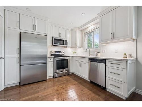 5 Picadilly Place, Guelph, ON - Indoor Photo Showing Kitchen With Stainless Steel Kitchen With Upgraded Kitchen