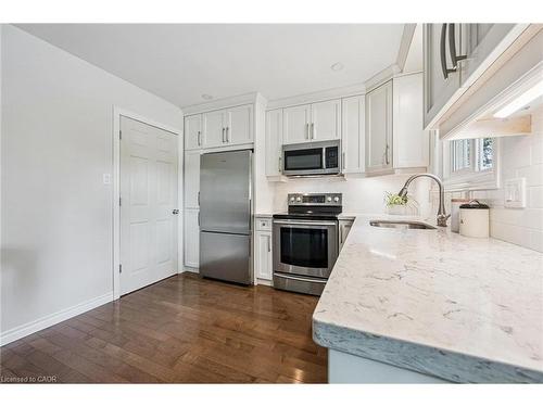 5 Picadilly Place, Guelph, ON - Indoor Photo Showing Kitchen With Stainless Steel Kitchen