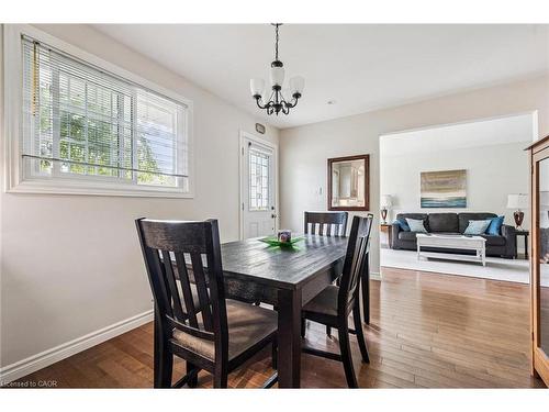 5 Picadilly Place, Guelph, ON - Indoor Photo Showing Dining Room