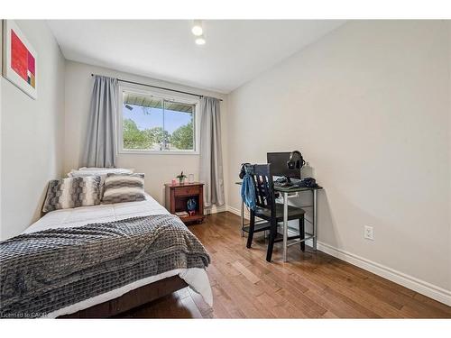 5 Picadilly Place, Guelph, ON - Indoor Photo Showing Bedroom