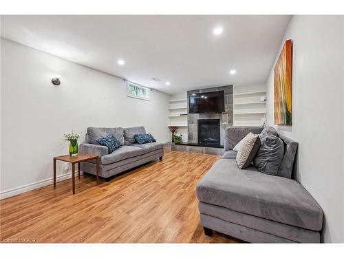 5 Picadilly Place, Guelph, ON - Indoor With Fireplace