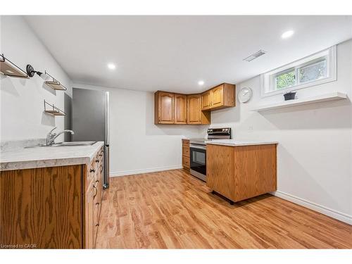 5 Picadilly Place, Guelph, ON - Indoor Photo Showing Kitchen