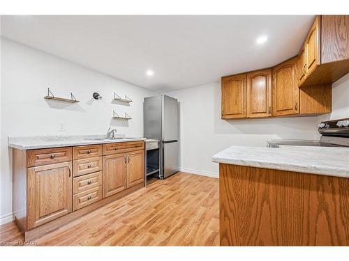 5 Picadilly Place, Guelph, ON - Indoor Photo Showing Kitchen