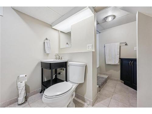 5 Picadilly Place, Guelph, ON - Indoor Photo Showing Bathroom