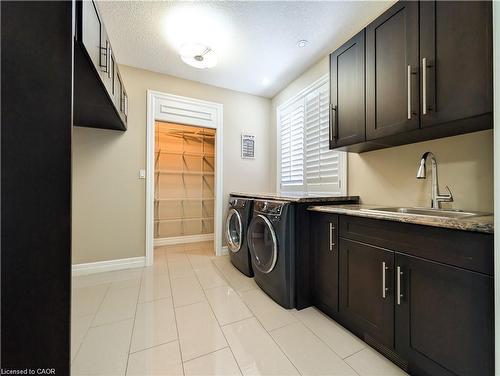 76 Blossomfield Crescent, Cambridge, ON - Indoor Photo Showing Laundry Room