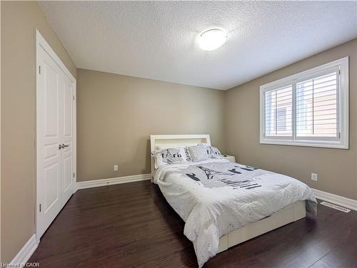 76 Blossomfield Crescent, Cambridge, ON - Indoor Photo Showing Bedroom