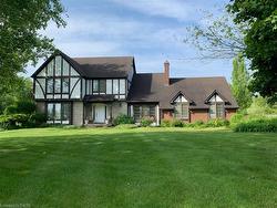 22 Weneil Drive  Freelton, ON L8B 0Z6