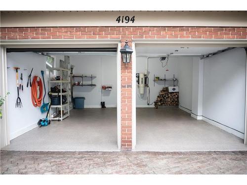 4194 Corrine Court, Burlington, ON - Indoor