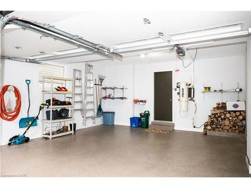 4194 Corrine Court, Burlington, ON - Indoor Photo Showing Garage