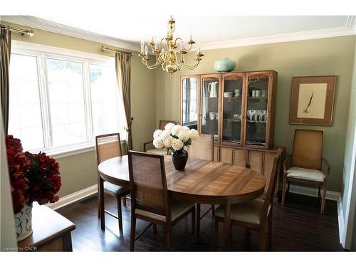 4194 Corrine Court, Burlington, ON - Indoor Photo Showing Dining Room