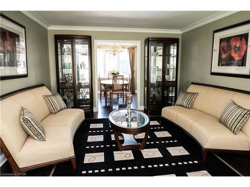 4194 Corrine Court, Burlington, ON - Indoor Photo Showing Living Room