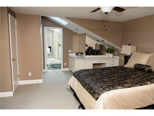 4194 Corrine Court, Burlington, ON - Indoor Photo Showing Bedroom