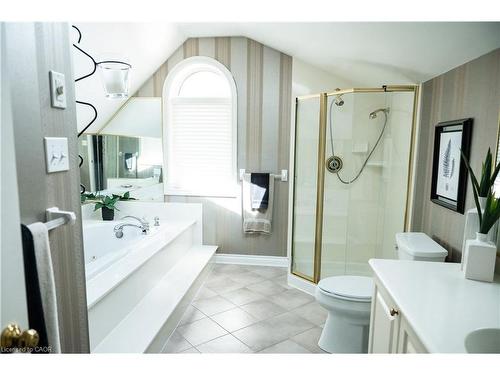 4194 Corrine Court, Burlington, ON - Indoor Photo Showing Bathroom