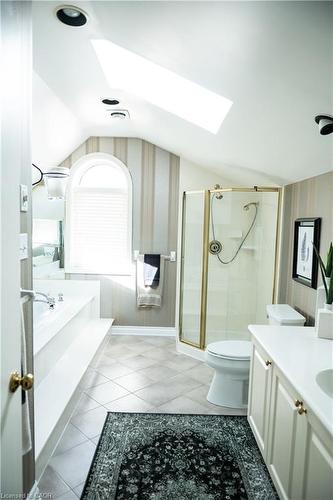 4194 Corrine Court, Burlington, ON - Indoor Photo Showing Bathroom