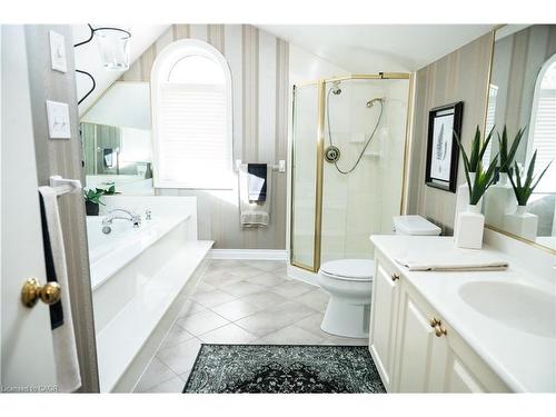 4194 Corrine Court, Burlington, ON - Indoor Photo Showing Bathroom