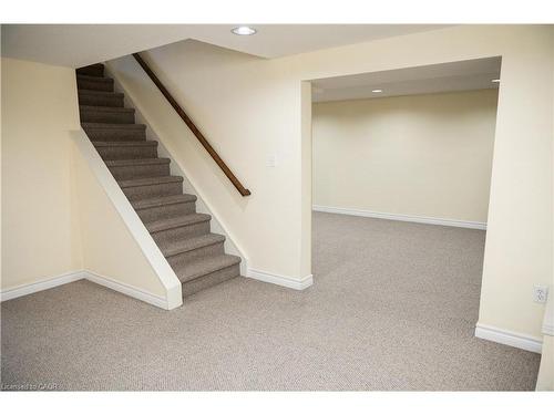 4194 Corrine Court, Burlington, ON - Indoor Photo Showing Other Room