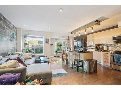 27 Pettit Street, Stoney Creek, ON - Indoor