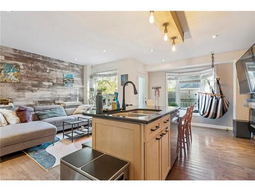 27 Pettit Street, Stoney Creek, ON - Indoor