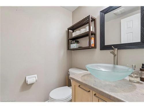 27 Pettit Street, Stoney Creek, ON - Indoor Photo Showing Bathroom