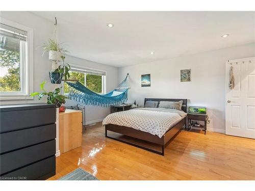 27 Pettit Street, Stoney Creek, ON - Indoor Photo Showing Bedroom