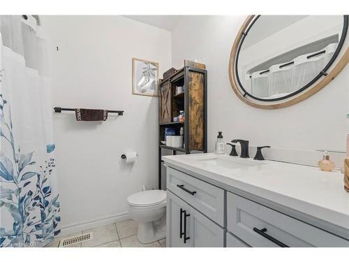 27 Pettit Street, Stoney Creek, ON - Indoor Photo Showing Bathroom