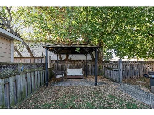 27 Pettit Street, Stoney Creek, ON - Outdoor