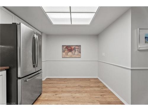 302-1201 North Shore Boulevard E, Burlington, ON - Indoor Photo Showing Other Room
