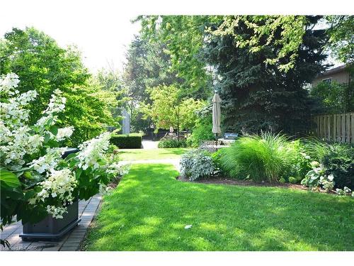 302-1201 North Shore Boulevard E, Burlington, ON - Outdoor