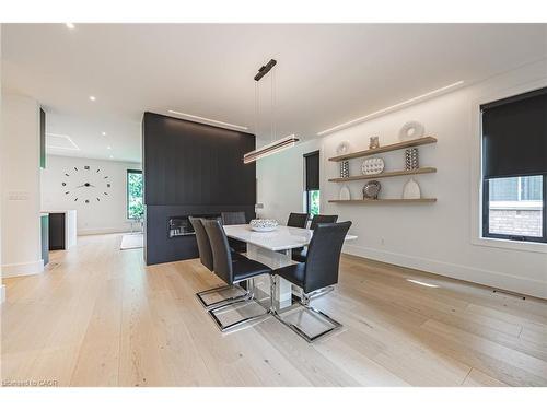 135 Eleanor Avenue, Hamilton, ON - Indoor Photo Showing Dining Room
