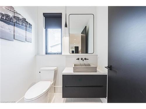 135 Eleanor Avenue, Hamilton, ON - Indoor Photo Showing Bathroom