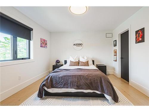 135 Eleanor Avenue, Hamilton, ON - Indoor Photo Showing Bedroom
