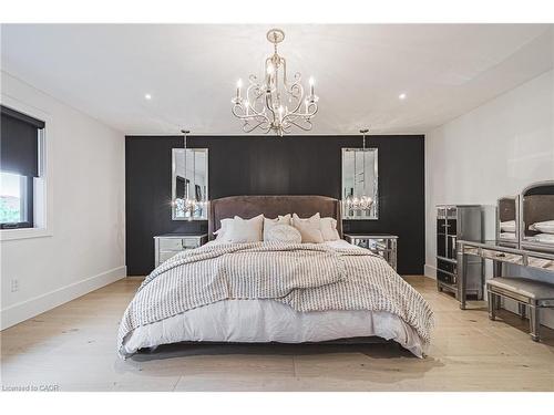 135 Eleanor Avenue, Hamilton, ON - Indoor Photo Showing Bedroom
