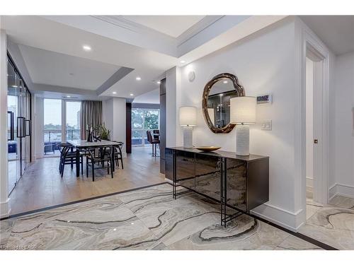 308-2060 Lakeshore Road, Burlington, ON - Indoor