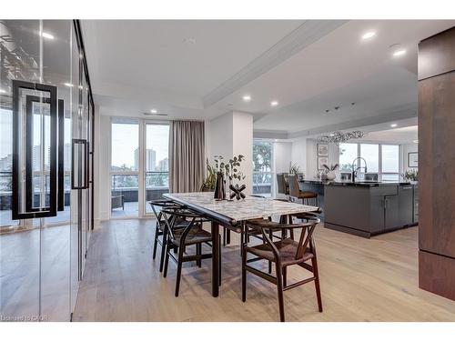308-2060 Lakeshore Road, Burlington, ON - Indoor Photo Showing Dining Room