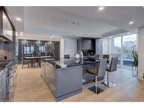 308-2060 Lakeshore Road, Burlington, ON - Indoor Photo Showing Kitchen With Upgraded Kitchen