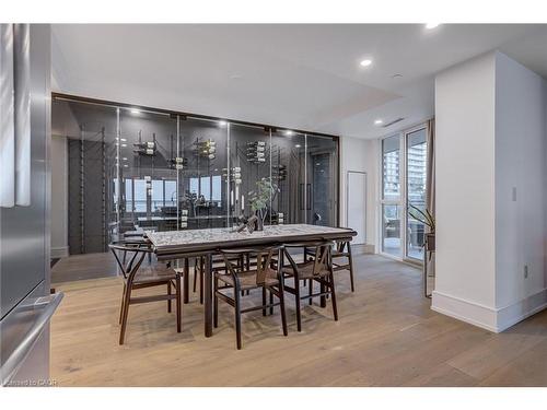 308-2060 Lakeshore Road, Burlington, ON - Indoor Photo Showing Dining Room
