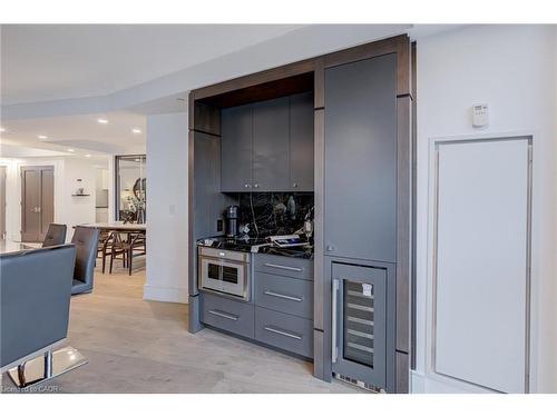 308-2060 Lakeshore Road, Burlington, ON - Indoor Photo Showing Kitchen