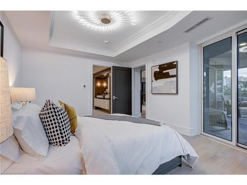 308-2060 Lakeshore Road, Burlington, ON - Indoor Photo Showing Bedroom