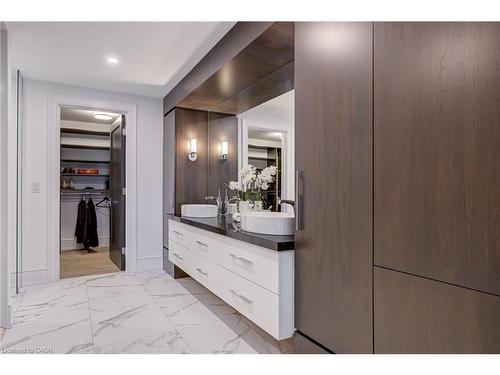 308-2060 Lakeshore Road, Burlington, ON - Indoor